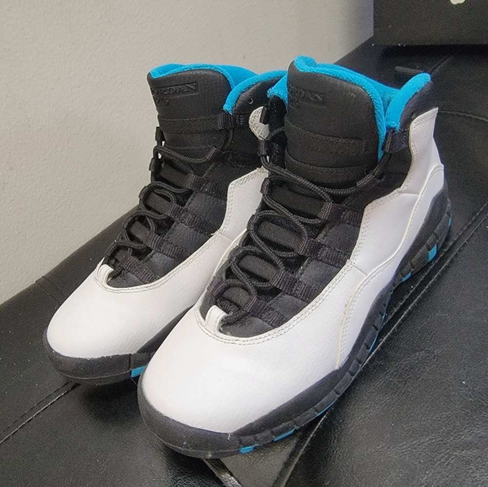 Air Jordan 10 Retro (GS) - Picture 2 of 5